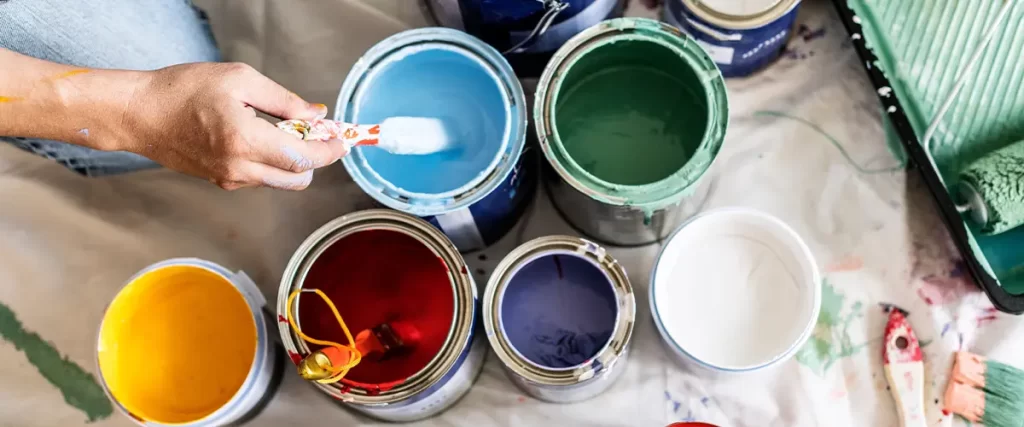 Acrylic vs Latex Paint: What’s the Difference and Which One Should You Use?